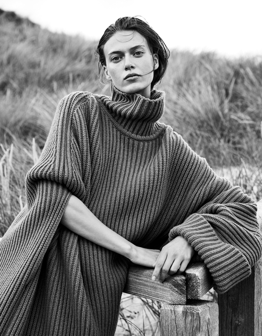 ELLE Germany September 2017 Tess Hellfeuer by Mikael Schulz