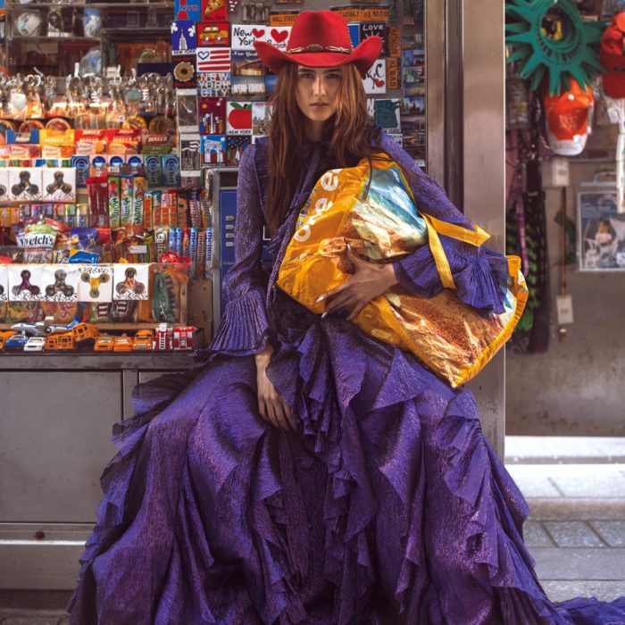 ELLE Brazil November 2017 Alexia Bellini by Leo Faria